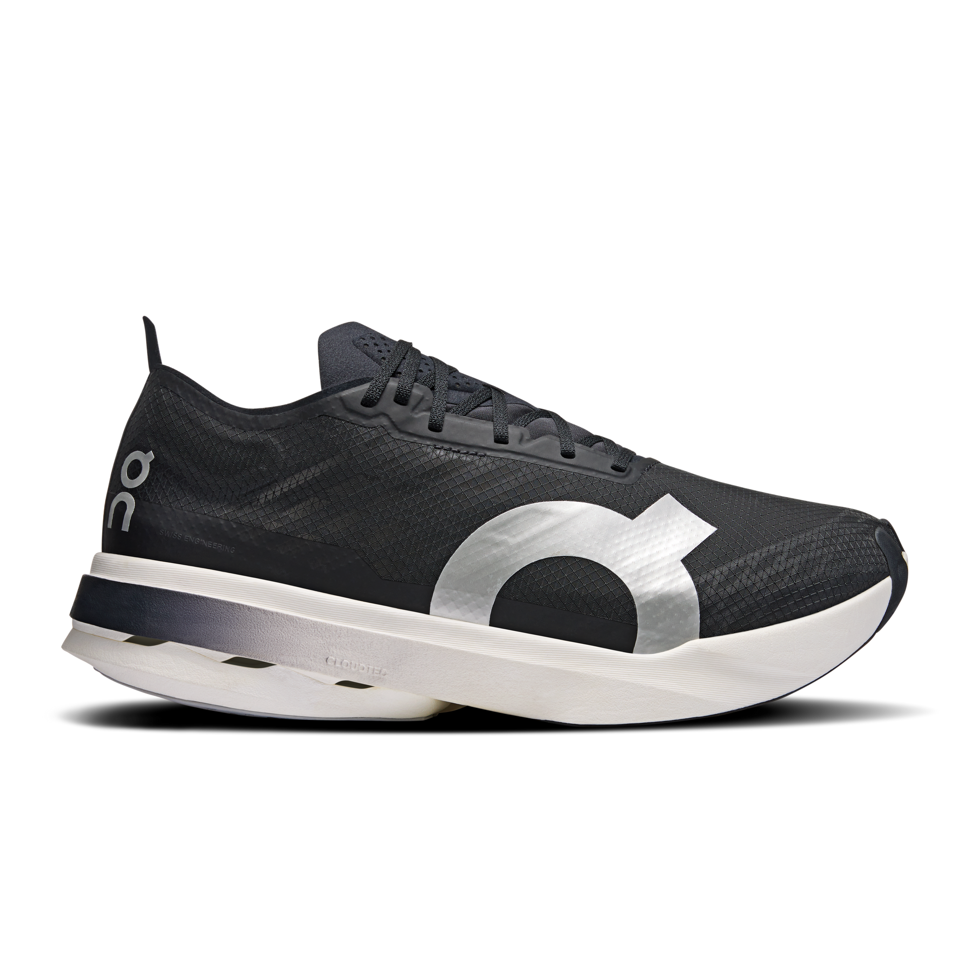 Cloudboom Strike - Black | White